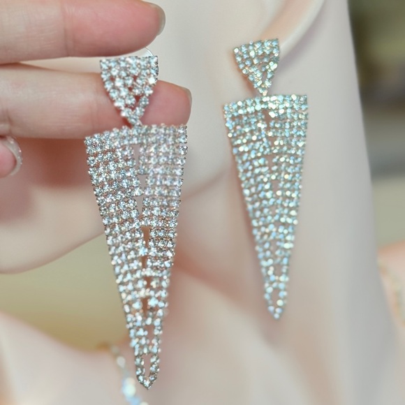 Elegant Rose Gold Drop Earrings - Picture 7 of 8